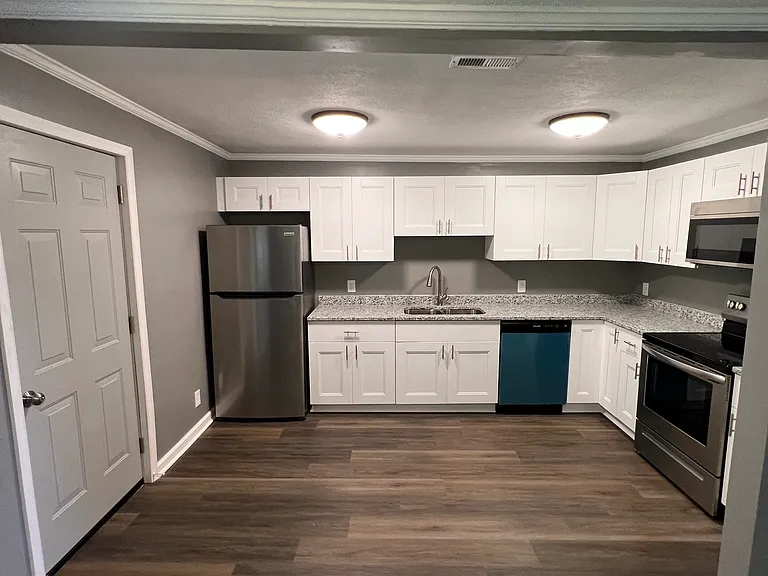 4 Rexford Dr — Photo 7