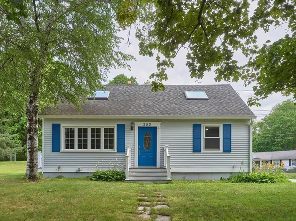 253 Central St, Hudson, MA 01749
