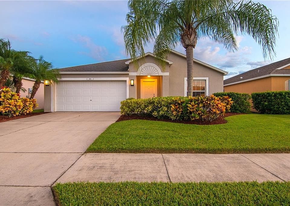 1st image of 890 Greenleaf Cir