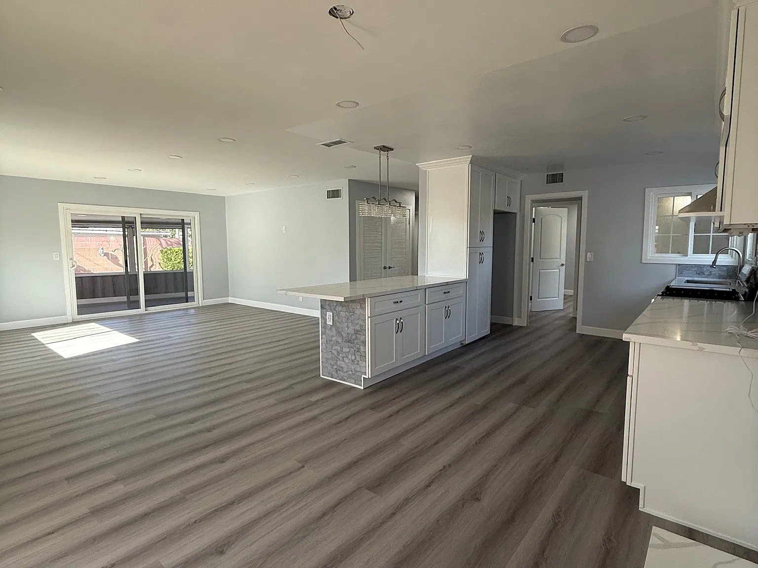 217 S Renoak St — Photo 4