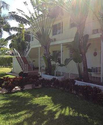 4th image of 2220 Calais Dr APT 2