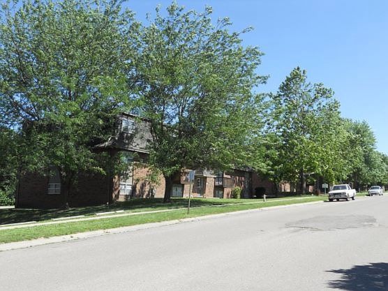 3rd image of 1039 Valley View Dr APT 5
