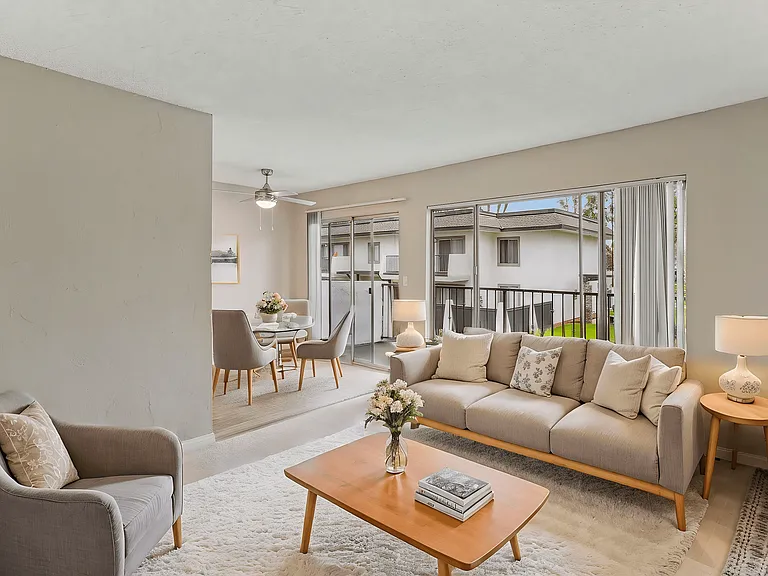 Monte Vista Apartment Homes — Photo 15