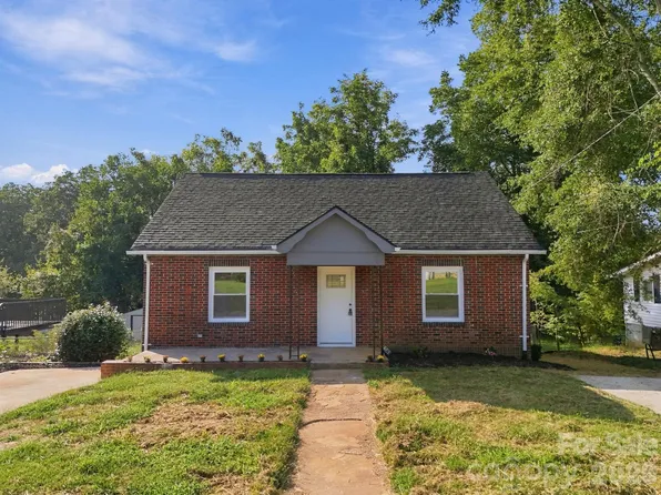 314 Rockyford St, Morganton, NC 28655