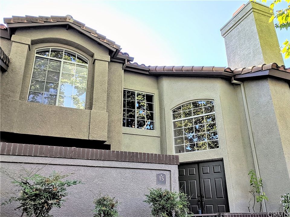1st image of 15 Camomile Pl