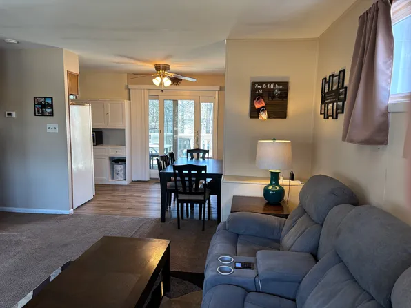 220 Tuscany Rd, Aston, PA 19014