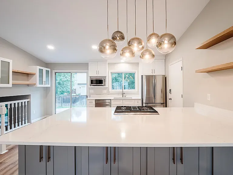 4 bed, 2250 sqft, $3,000 — Photo 2