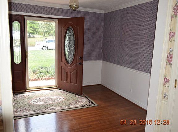 3rd image of 257 Crosland Ave