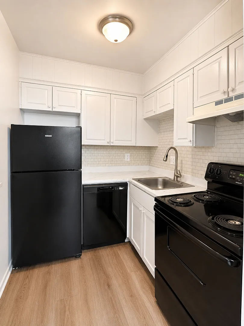 Parkwood Townhomes — Photo 4