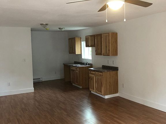 2nd image of 402 McArthur St