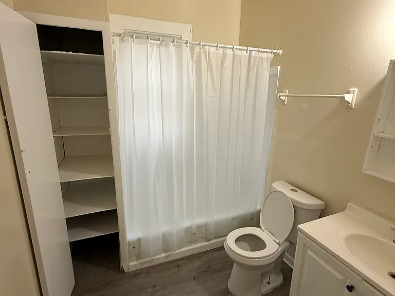 318 Gibson St #2 — Photo 8