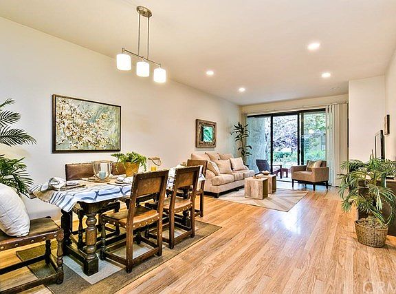 4th image of 2526 W Macarthur Blvd Unit E