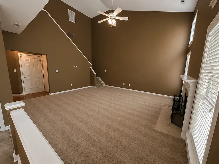 4461 Canterbury St — Photo 8