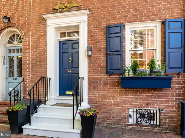 642 Pine St, Philadelphia, PA 19106