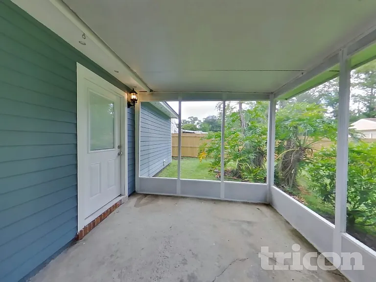 554 Peregrine Ct — Photo 17