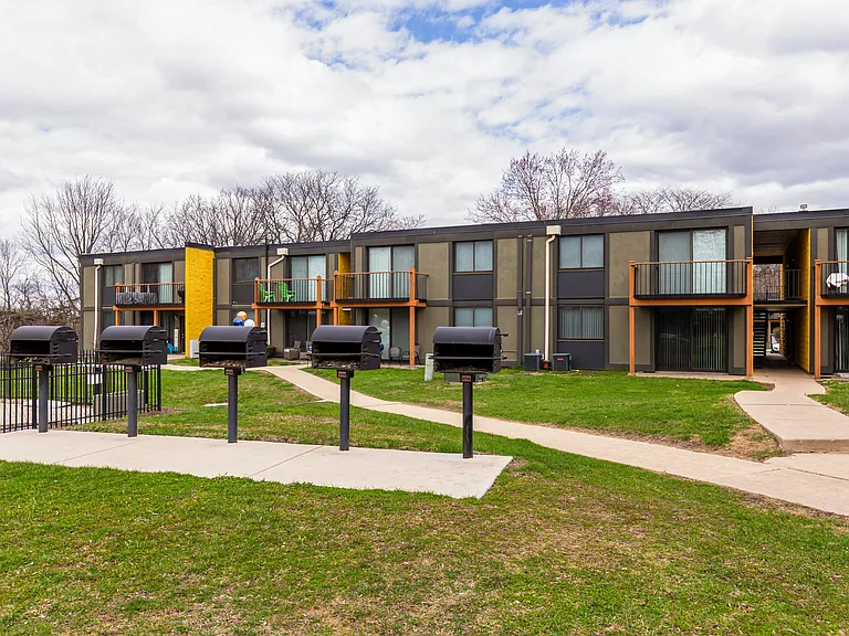 Woodland Ridge Apartments — Photo 54