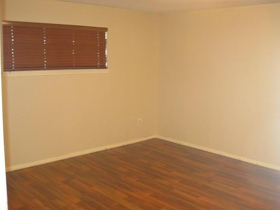 5th image of 700 Fern Ave #14