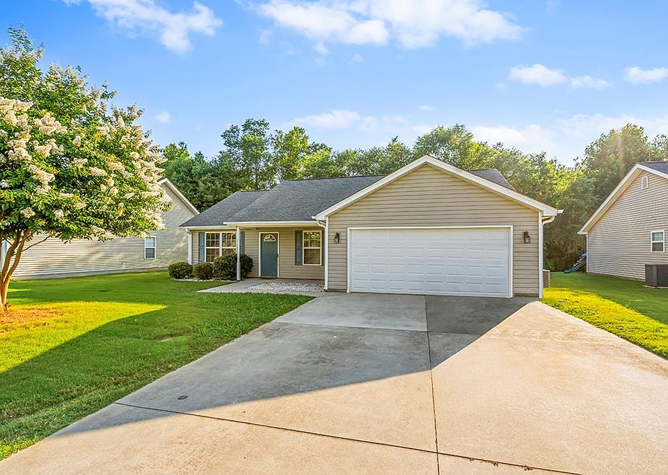 1st image of 8 Cane Hill Dr