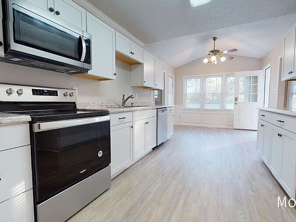 2nd image of 112 Stonehenge Dr