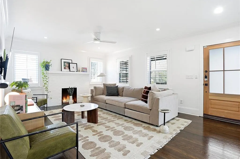 3 bed, 2.0 bath, 1658 sqft, $2,990 — Photo 4