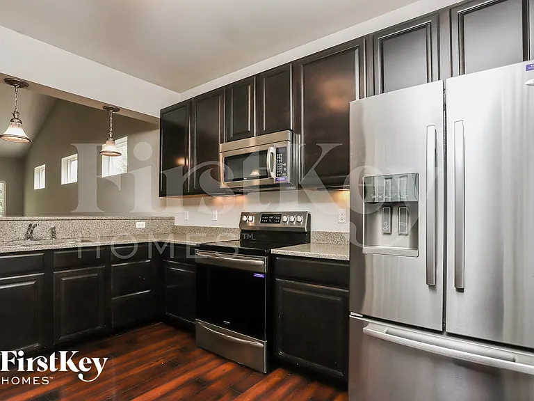 324 Calvert Pl — Photo 6