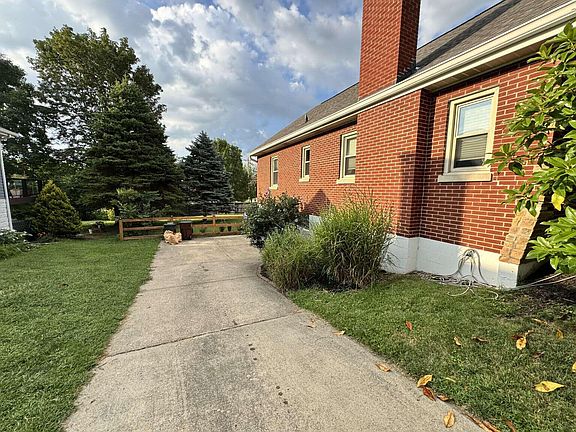 2nd image of 1143 Cecelia Ave