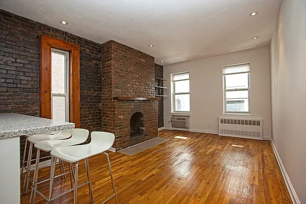 Rented by Buchbinder & Warren | media 9