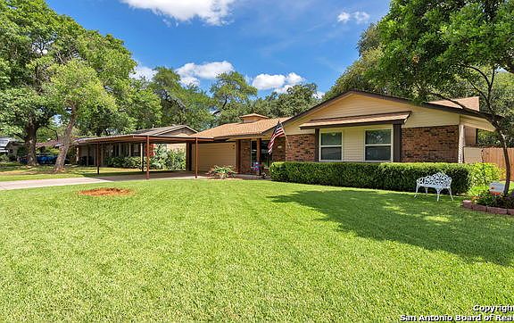 2nd image of 2623 Waterford Dr