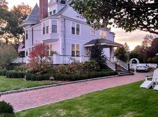 24 Helena Ave, Larchmont, NY 10538