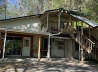 2560 C P Howard Dr, Sevierville, TN 37876