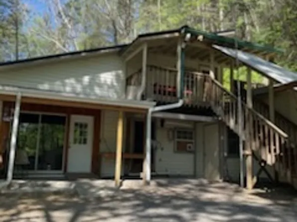 2560 C P Howard Dr, Sevierville, TN 37876