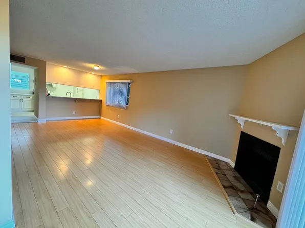 15113 Saticoy St, Van Nuys, CA