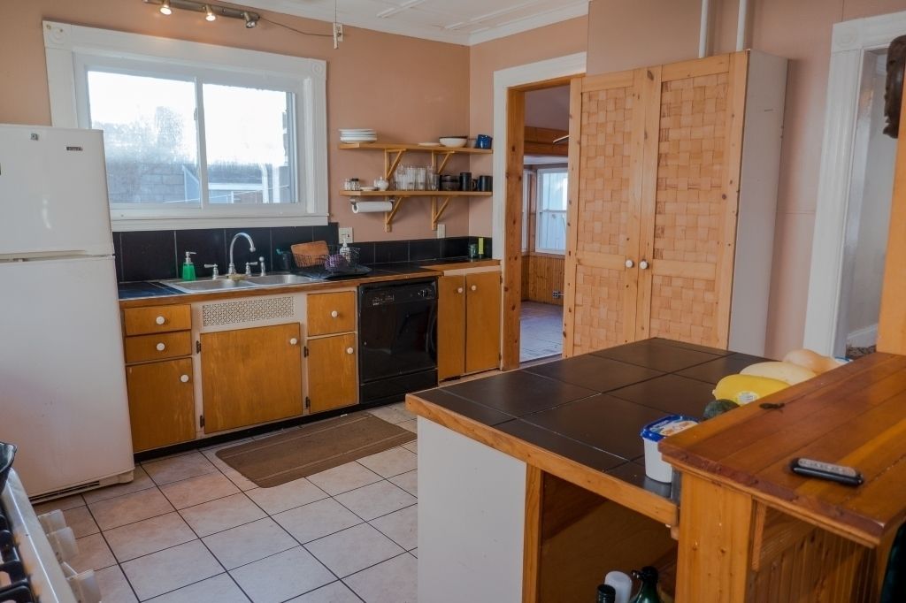 3 Bed 2 Bath Property, New York • 1,700 Sq Ft