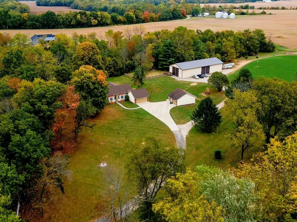 5985 Creek Rd SE, Washington Ch, OH 43160