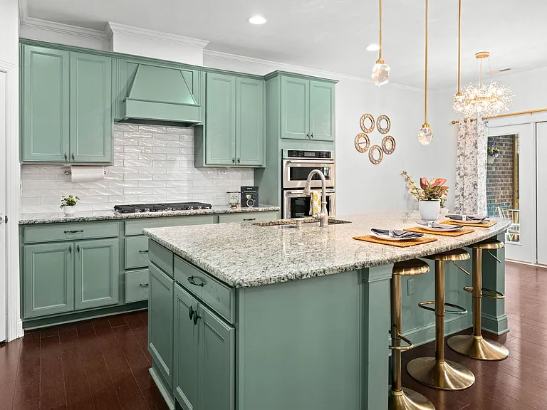 329 Castle Rock Ln — Photo 8