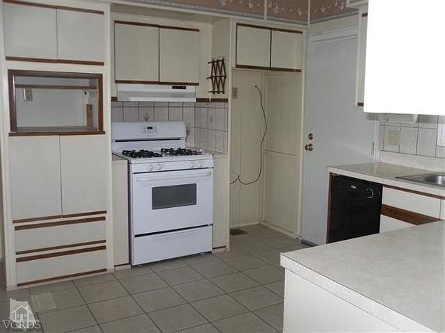 1st image of 1150 Ventura Blvd Spc 116