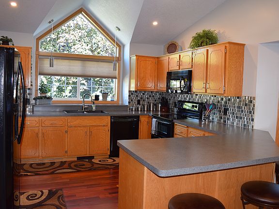 2nd image of 7275 Heather Ct