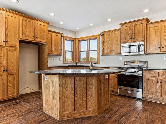 4th image of 6227 N Andrews Ln