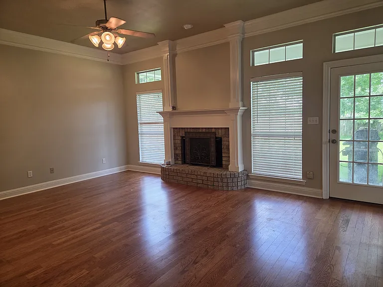 110 Dogwood South Ln — Photo 3