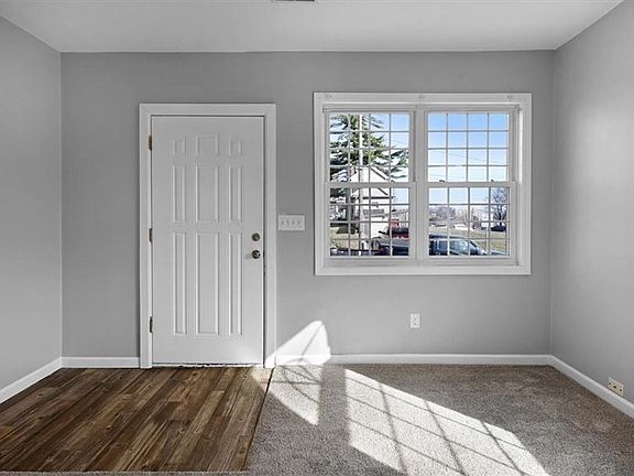 4th image of 309 Market St