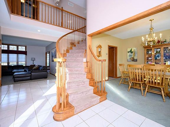 3rd image of 3546 W Peddlers Ct