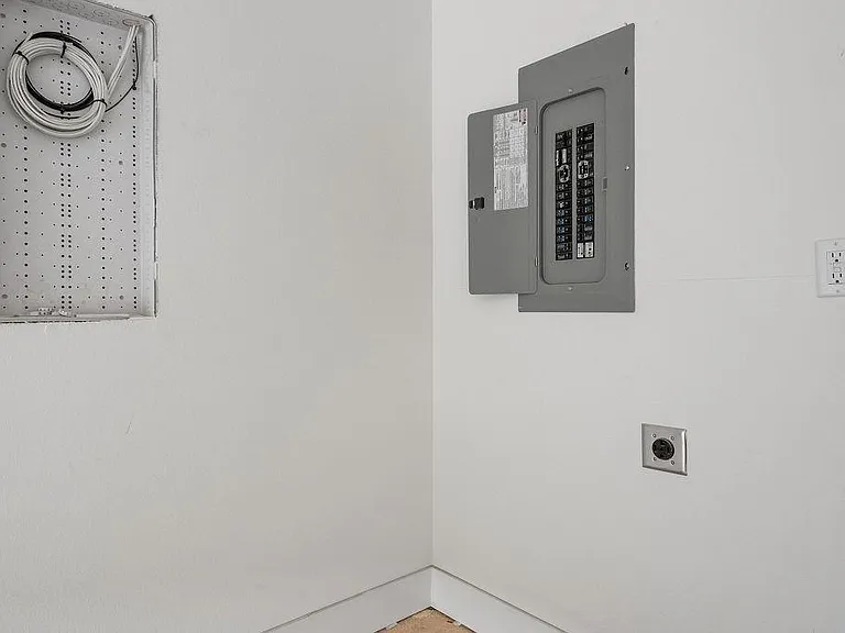 4126 W Olive St — Photo 35