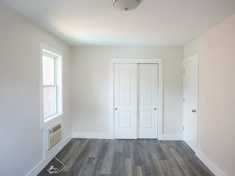 2309 Matthews Ave — Photo 2