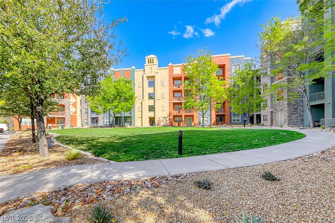 2 bed, 2.0 bath, 1243 sqft, $1,700 — Photo 1