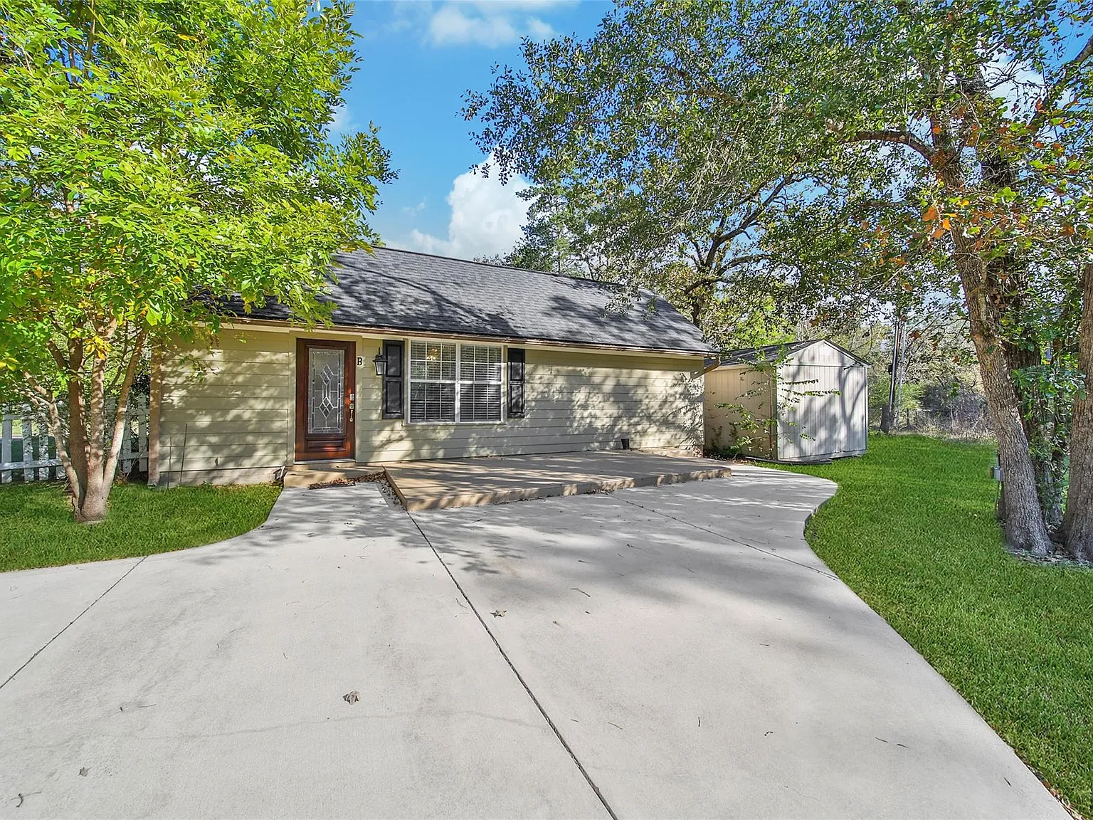 1 bed, 1.0 bath, 566 sqft, $1,350 — Photo 1