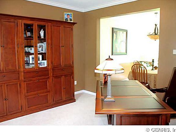 5th image of 3184 Valley Dr