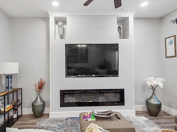 3rd image of 2226 Joan Ave #9