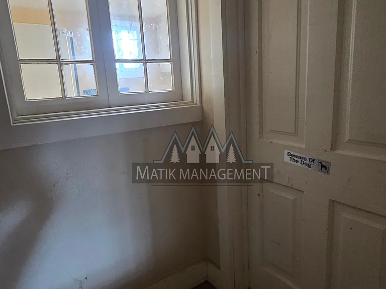 143 Main St W #1/2 — Photo 19