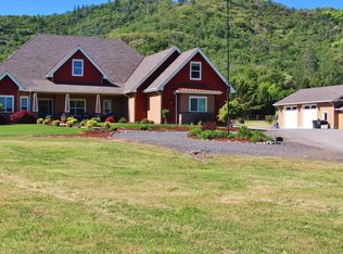 7765 Colonial Way, Central Point, OR 97502