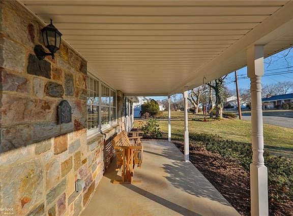 5th image of 43 Gordon Dr